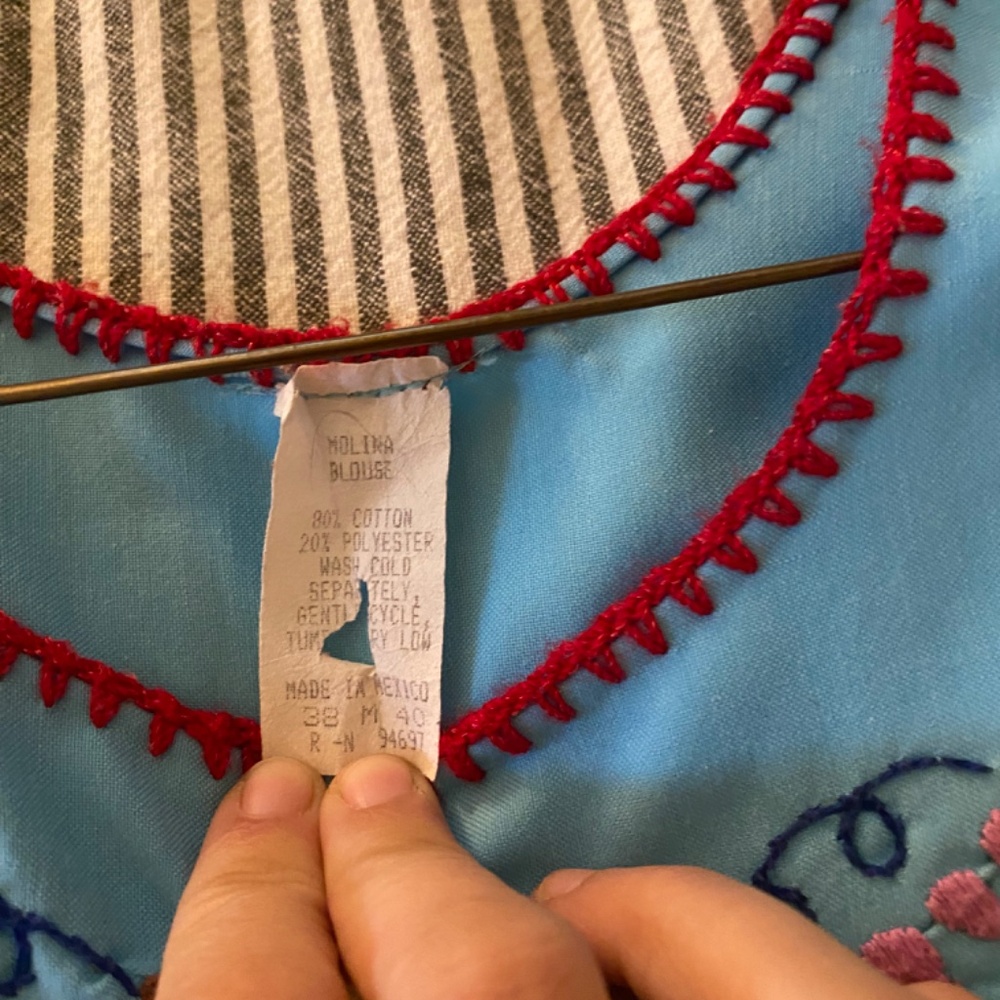 Embroidered blouse - Picture 3 of 3